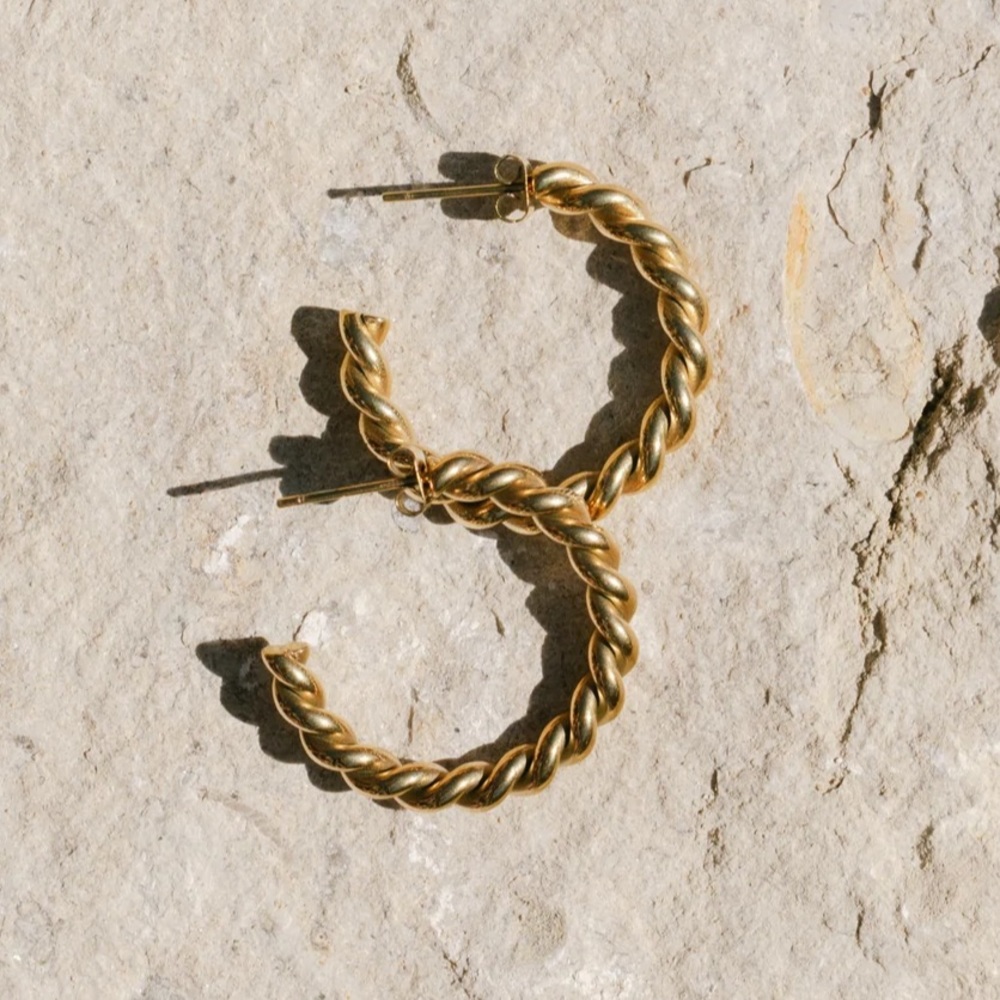 Waterproof gold plated woven hoop earrings - Picture 1 of 4